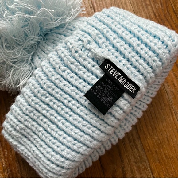 Steve Madden NWOT Oversized Beanie + Scarf Set - Picture 3 of 6